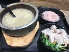 石锅孖宝-渔米丰·广府鱼汤米线(光明广场店)