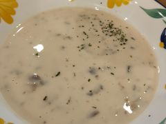 传统口味蘑菇浓汤-萨莉亚意式餐厅(彩悦城店)