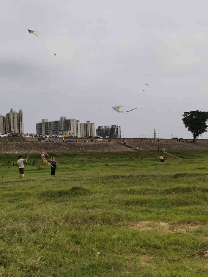 石角墟渡口-"车过河,轮渡,10蚊一架车,几分钟就到对."-大众点评移动版