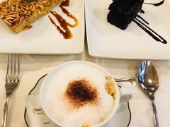 -Majestic Café