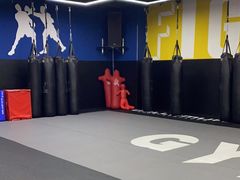 -成杰格斗·拳击·柔术·防身术(建设路店)