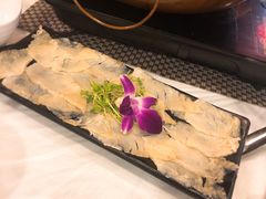 -鲜入围煮花胶鸡海鲜火锅