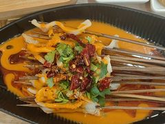 -花馬肆.云南过桥米线(汉神购物广场现场熬汤店)