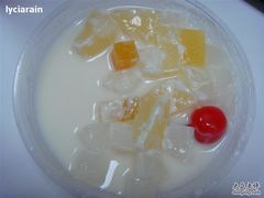 什果杏仁豆腐-甜蜜蜜港式茶餐厅(虹梅店)