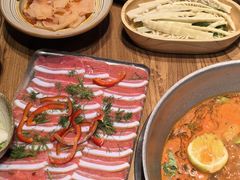 -野山舂·贵州现舂酸汤火锅(鸿通城店)