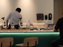 -星巴克臻选(上海淮海百盛购物中心店)