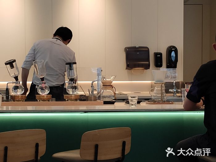 星巴克臻选(上海淮海百盛购物中心店)图片