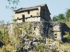 -高荡千年布依古寨旅游景区