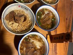 -矮子粉店1985·长沙米粉(湘春路店)