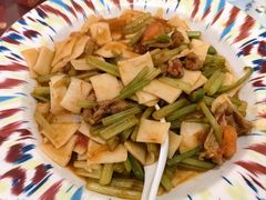 -汗腾格里·风味餐厅(新疆驻京办店)