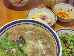 -云阿蛮云南生烫牛肉米线(奉贤路店)