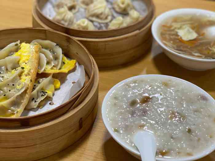 冯源包子-"原本想去九龙小学店,但是写着周末营业时间.