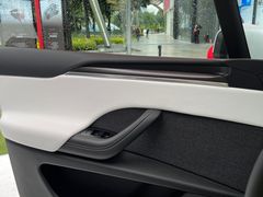 -TESLA 特斯拉(广州天环广场体验店)