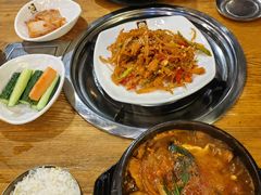 -喇喇排骨火锅·传统韩式脊骨汤(望京西园总店)