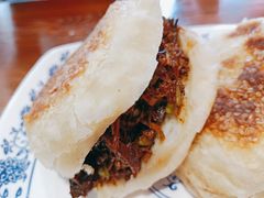 -老天桥酱肉烧饼夹肘子(天桥店)