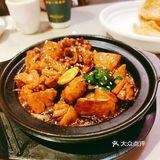 在李嘉嘉旁边，环境还是很不错的，菜品无功无过吧