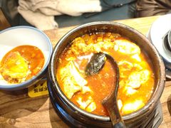 -明洞阿姨·韩式酱蟹烤肉·创意料理(三元桥店)