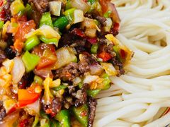 -歹歹的加个面过油肉拌面