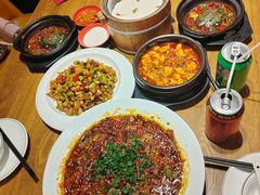 -爆炸头阿姨小四川正宗川味小吃(无任何分店)