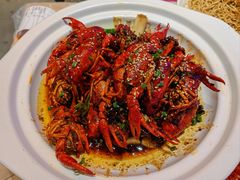 -肥肥虾庄·金牌油焖大虾(首义路店)