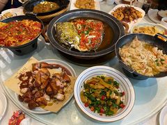 -阿瓦山寨·湘菜现炒·剁椒鱼头王(咸阳总店)