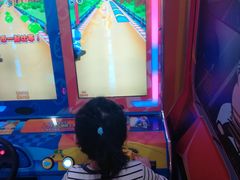 -汤姆熊欢乐世界(红博会展购物广场店)
