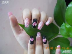 粉色爱心-星美甲