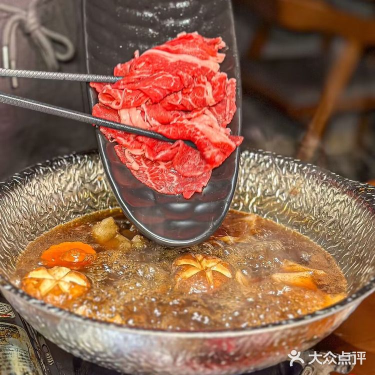 本地人私藏这家可以看解放碑跨年的料理小馆