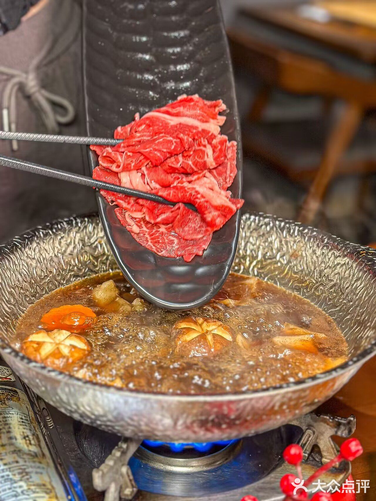 本地人私藏这家可以看解放碑跨年的料理小馆