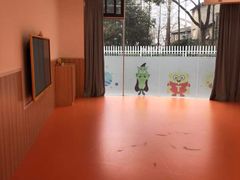 -小门牙好性格托育(北外滩中心)