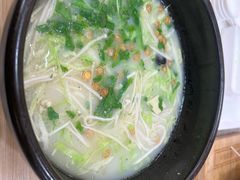 -花馬肆.云南过桥米线(汉神购物广场现场熬汤店)