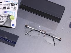 -目艮眼镜SHOWROOM(品牌集合店)