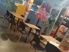 大堂-麦当劳(郑州东高铁站店)