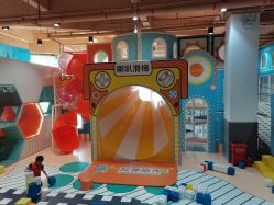 -反弹蹦床公园·运动乐园·团建·亲子派对(深圳观澜湖店)