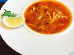 意大利蔬菜汤配鸡肉意面-香格里拉鱼跃地中海西餐厅·牛排披萨