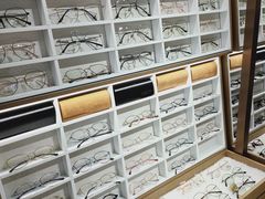 -视野联行眼镜·蔡司授权店(长白万象汇店)