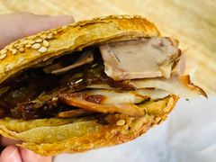 烧饼夹肘子肉-老四烧饼铺(丽源路店)
