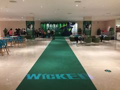 合影区-天桥杂技剧场