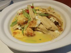 -阿瓦山寨·湘菜现炒·剁椒鱼头王(咸阳总店)