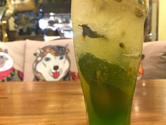 百香果苏打-more than meow吴止猫主题餐厅(承德 中船汇店)