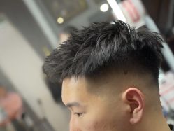 -东方先生国潮男士理发馆