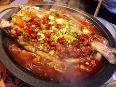 清江鱼-鸣记脆皮烤鱼·海鲜烤鱼(三八广场店)