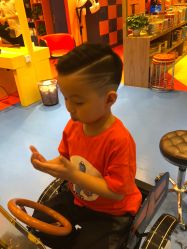 -Mini Me儿童美发王国(友好时尚购物城店)