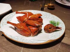 脆皮乳鸽-新荣记(BFC外滩金融中心店)