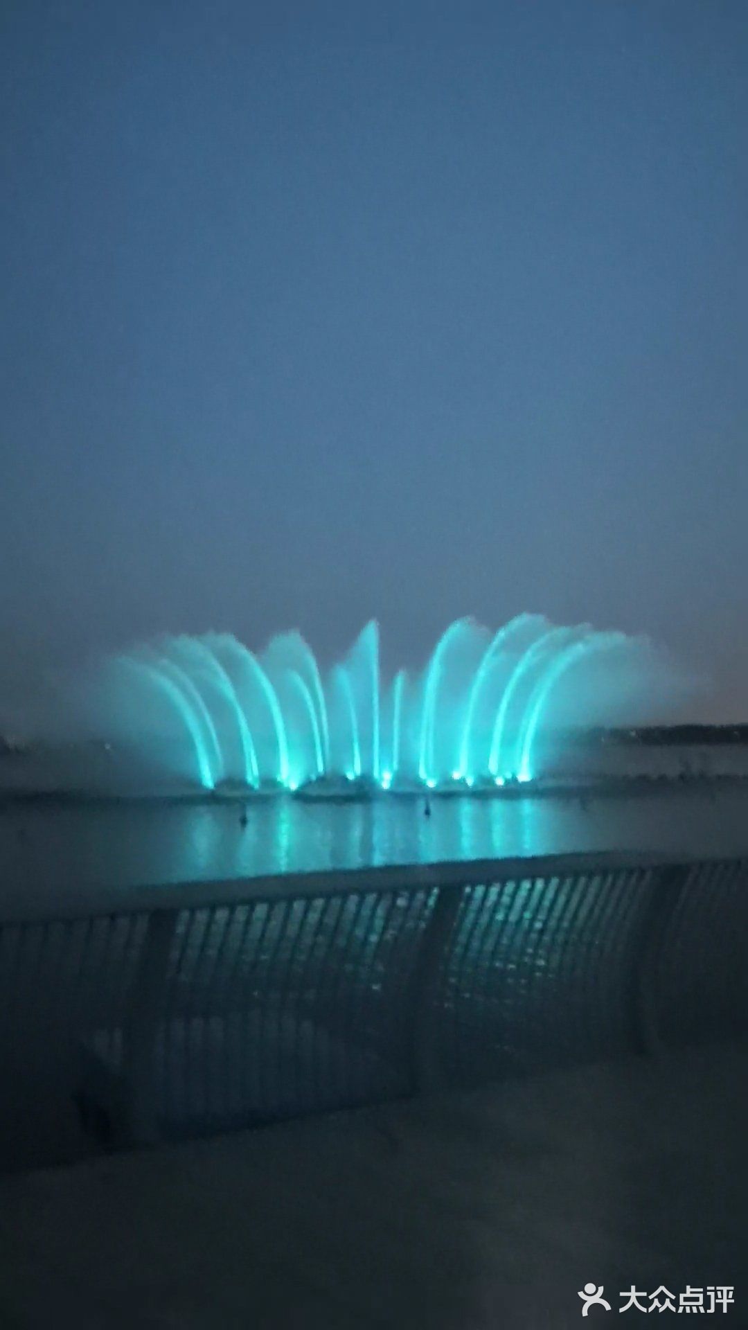 成安南湖公园音乐喷泉图片