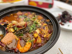 海鲜毛血旺-品海楼·大连海胆锅贴馆(东港店)