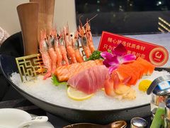 -云顶旋转自助景观餐厅