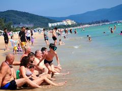 -亚龙湾中心广场