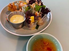 酥炸老虎虾香芒米纸卷配榴莲汁-CHINCHIN 青青·泰国料理(万象食家店)