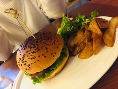 招牌牛肉汉堡-UPPER KITCHEN(延安路店)